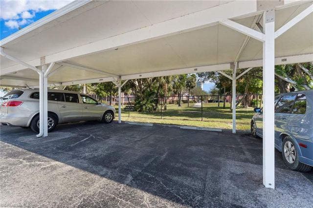 2711 First ST 304, Fort Myers, FL 33916