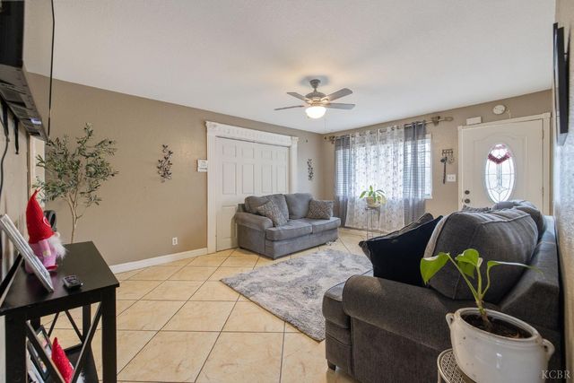 1092 Sherman Court, Lindsay, CA 93247