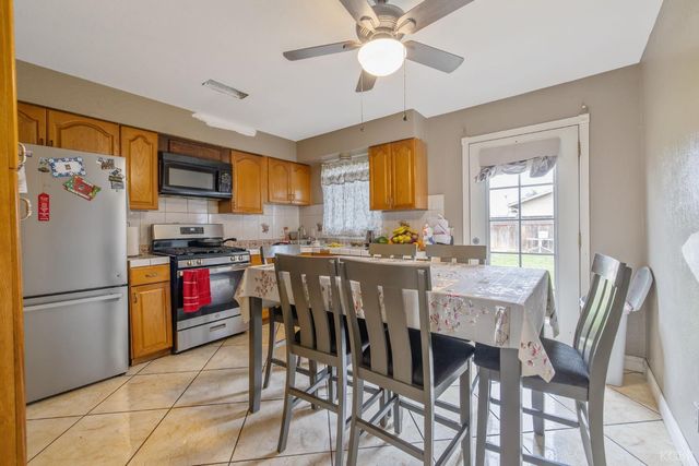 1092 Sherman Court, Lindsay, CA 93247