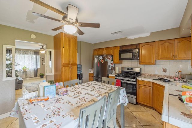 1092 Sherman Court, Lindsay, CA 93247