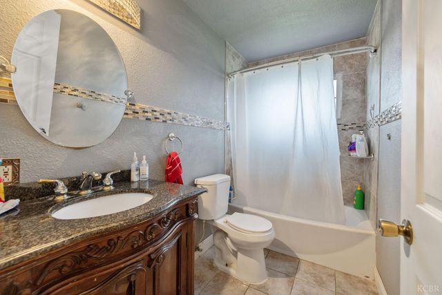 1092 Sherman Court, Lindsay, CA 93247