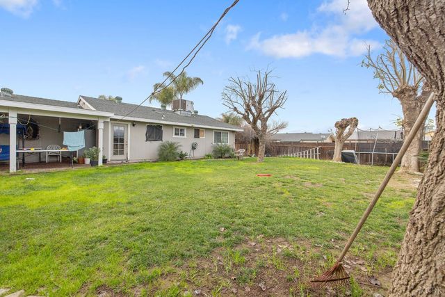 1092 Sherman Court, Lindsay, CA 93247