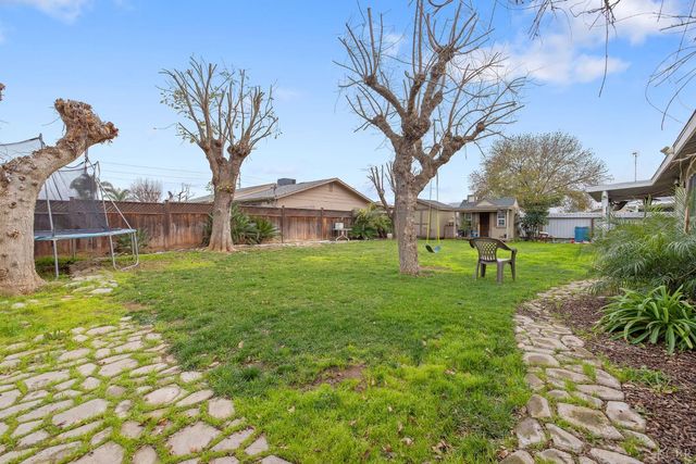 1092 Sherman Court, Lindsay, CA 93247