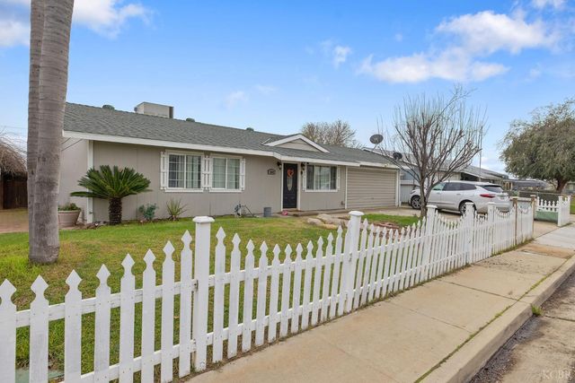 1092 Sherman Court, Lindsay, CA 93247