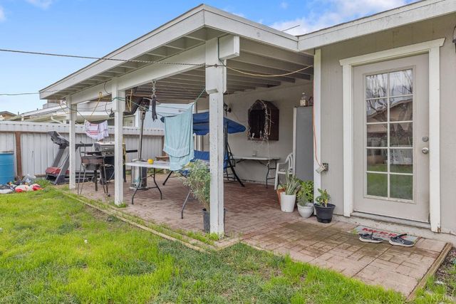 1092 Sherman Court, Lindsay, CA 93247