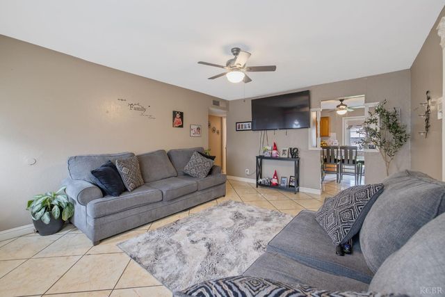 1092 Sherman Court, Lindsay, CA 93247