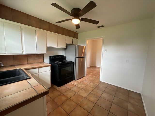 4940 Mokry Dr, Corpus Christi, TX 78415