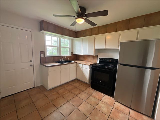4940 Mokry Dr, Corpus Christi, TX 78415