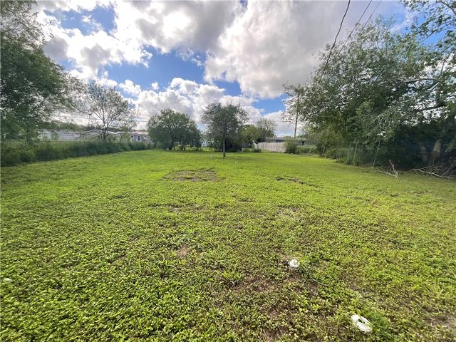 4940 Mokry Dr, Corpus Christi, TX 78415