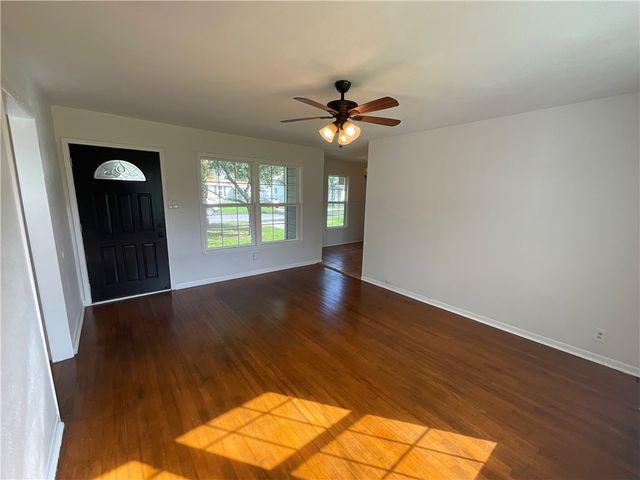 4940 Mokry Dr, Corpus Christi, TX 78415