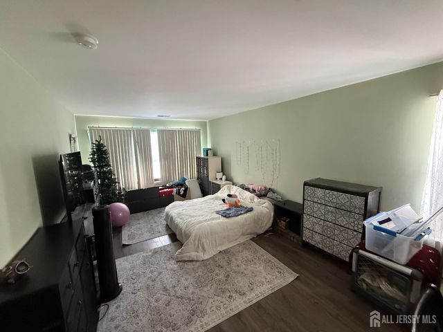 333 Bowler Court, Piscataway, NJ 08854