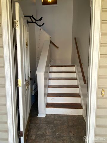 333 Bowler Court, Piscataway, NJ 08854