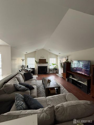 333 Bowler Court, Piscataway, NJ 08854