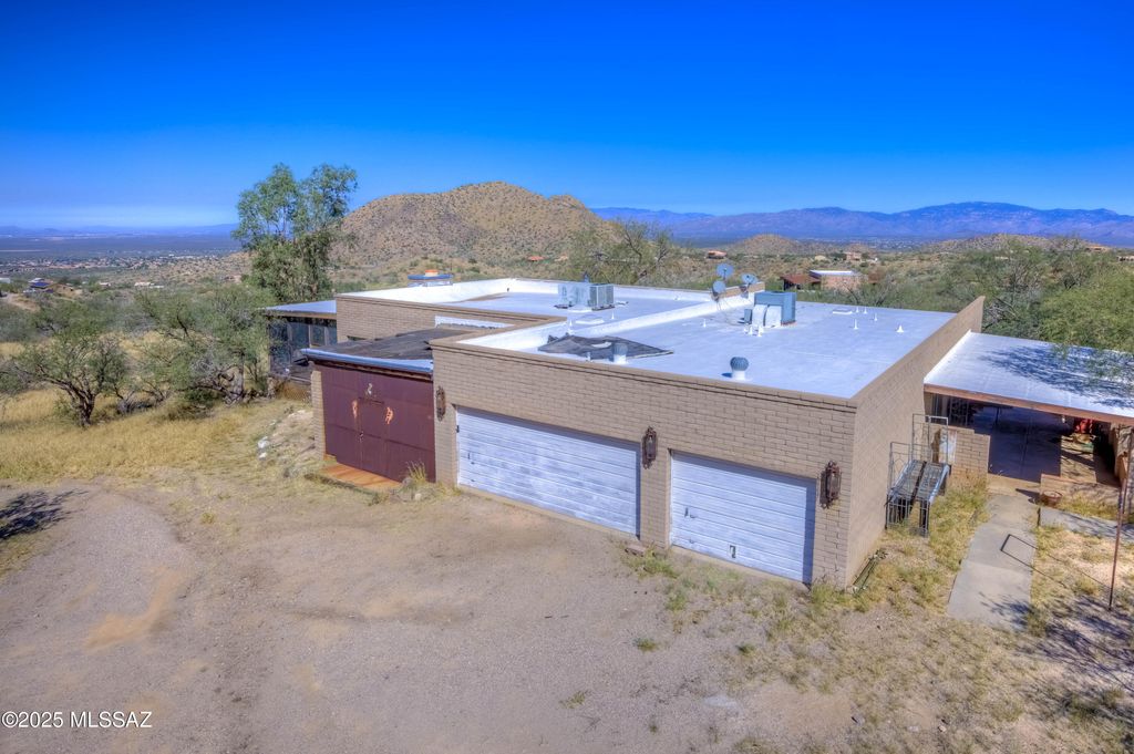 1422 E Camino Aurelia, Vail, AZ 85641