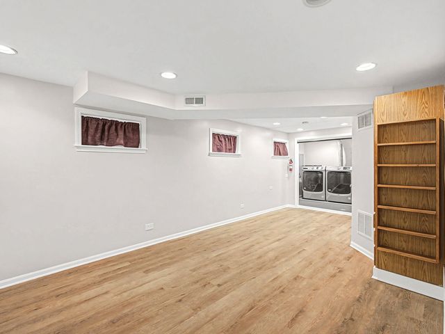 8621 Natchez Avenue, Burbank, IL 60459