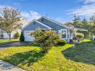 30 Pine Oak Boulevard, Barnegat, NJ 08005