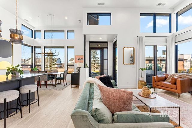 2142 E Granite Cove Ln, Eagle, ID 83616