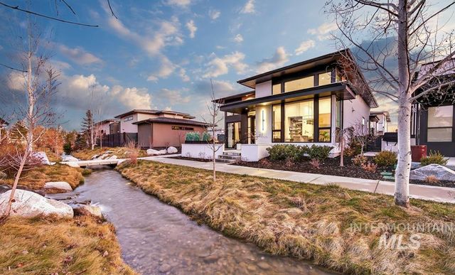 2142 E Granite Cove Ln, Eagle, ID 83616