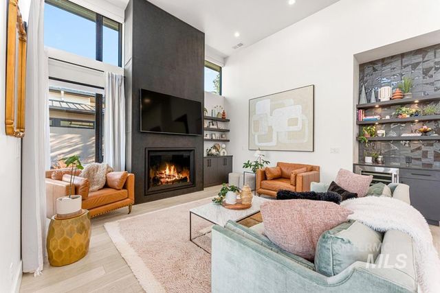 2142 E Granite Cove Ln, Eagle, ID 83616