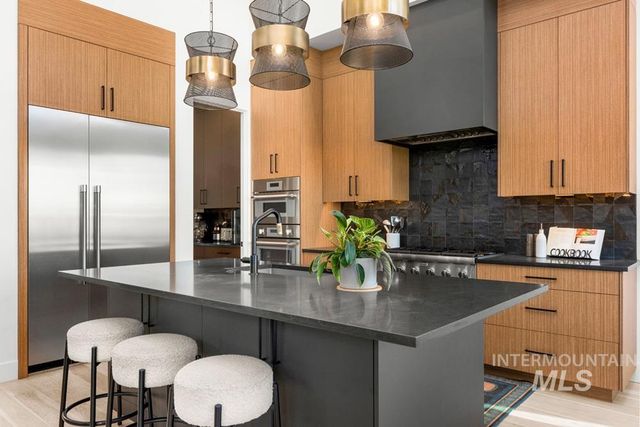 2142 E Granite Cove Ln, Eagle, ID 83616