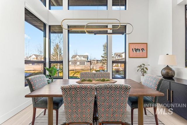 2142 E Granite Cove Ln, Eagle, ID 83616