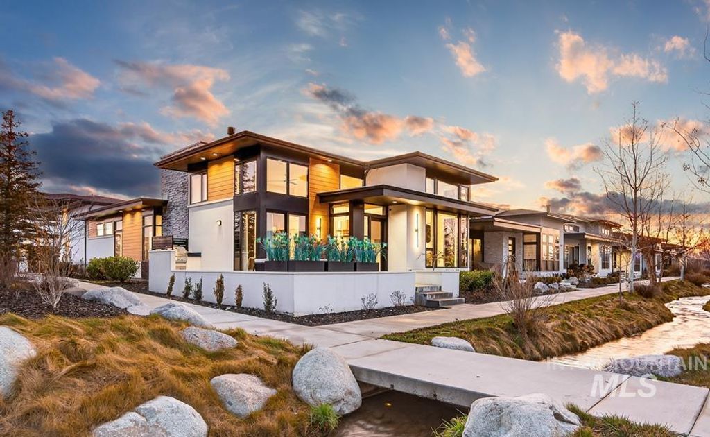 2142 E Granite Cove Ln, Eagle, ID 83616