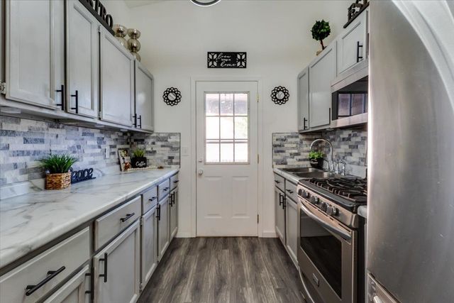 2902 W Maxwell, Wichita, KS 67217