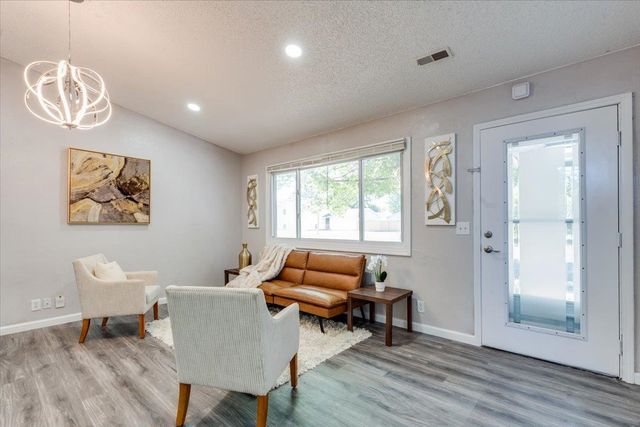 2902 W Maxwell, Wichita, KS 67217