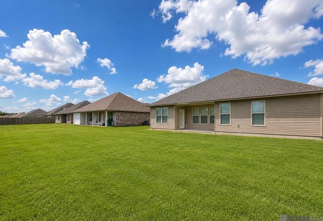 10734 Dodger Dr, Denham Springs, LA 70726