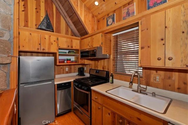 295 Sunset, Lake Arrowhead, CA 92352