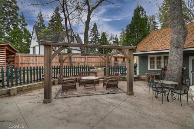 295 Sunset, Lake Arrowhead, CA 92352