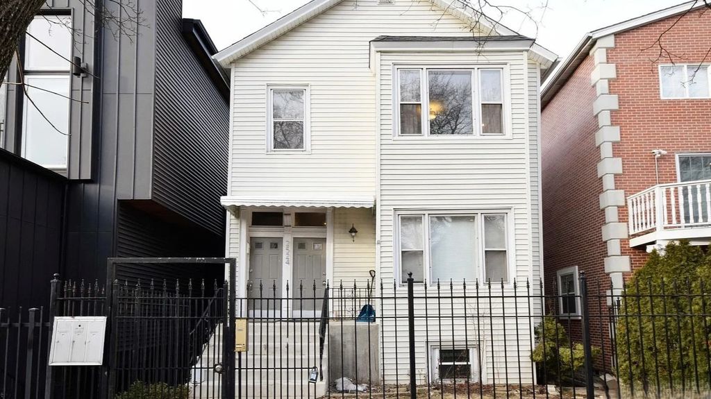 2524 W Palmer Street 2, Chicago, IL 60647