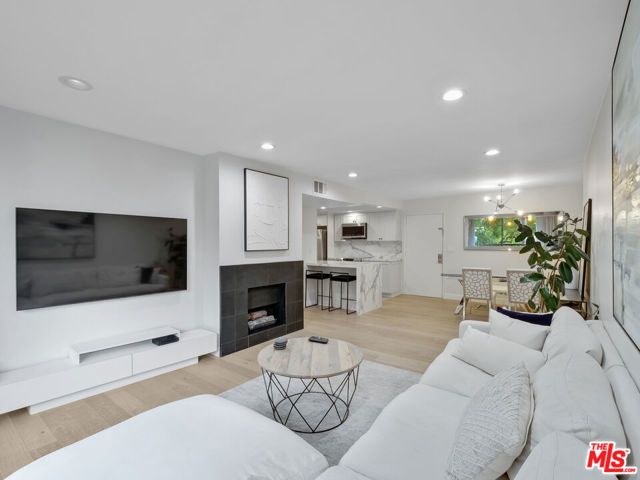 1134 Alta Loma Road 203, West Hollywood, CA 90069