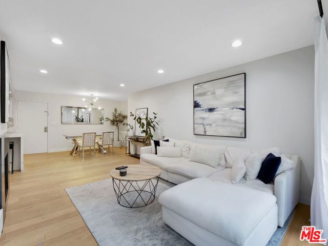 1134 Alta Loma Road 203, West Hollywood, CA 90069