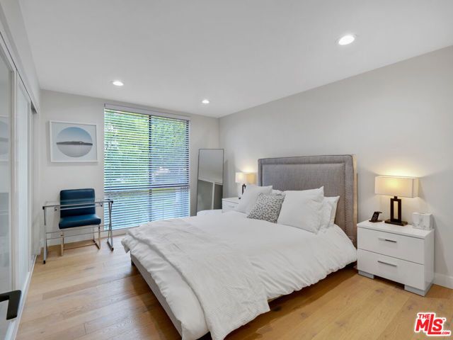 1134 Alta Loma Road 203, West Hollywood, CA 90069