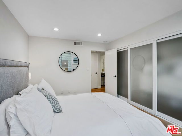 1134 Alta Loma Road 203, West Hollywood, CA 90069