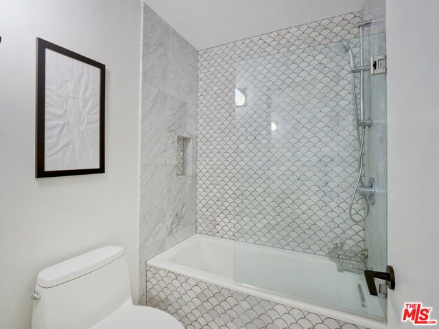 1134 Alta Loma Road 203, West Hollywood, CA 90069