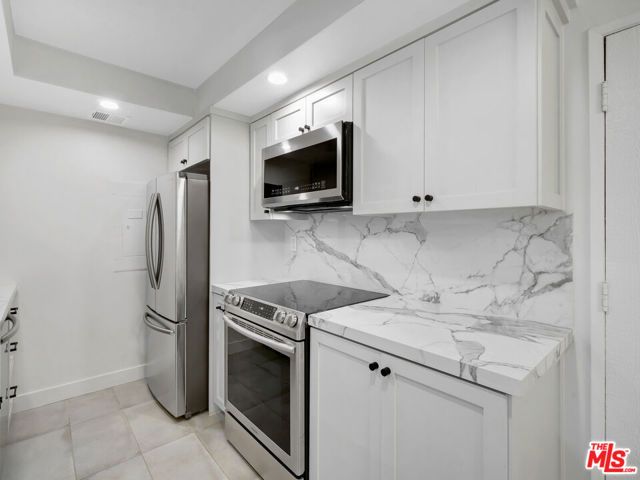1134 Alta Loma Road 203, West Hollywood, CA 90069