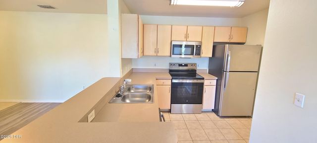 940 Village Trl Unit 4-202, Port Orange, FL 32127