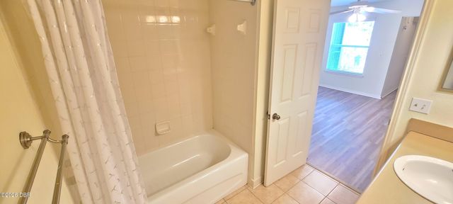 940 Village Trl Unit 4-202, Port Orange, FL 32127