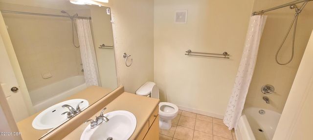 940 Village Trl Unit 4-202, Port Orange, FL 32127