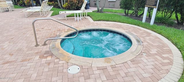 940 Village Trl Unit 4-202, Port Orange, FL 32127