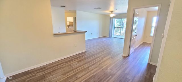 940 Village Trl Unit 4-202, Port Orange, FL 32127