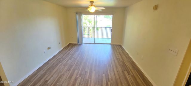 940 Village Trl Unit 4-202, Port Orange, FL 32127