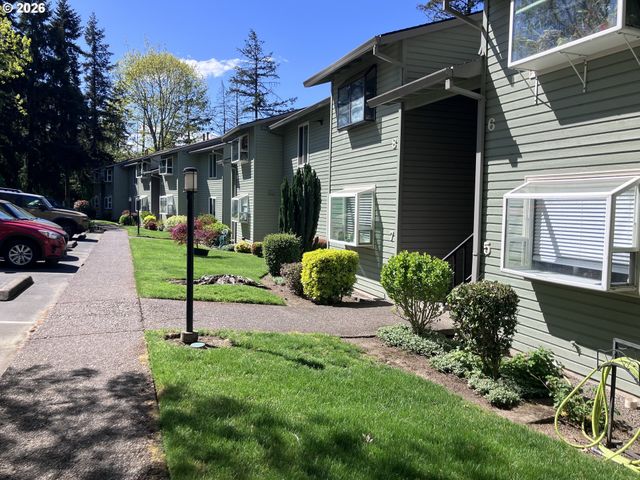 11990 Sw CORBY Dr 2, Portland, OR 97225