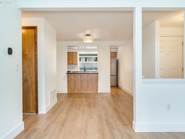 11990 Sw CORBY Dr 2, Portland, OR 97225