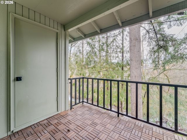 11990 Sw CORBY Dr 2, Portland, OR 97225