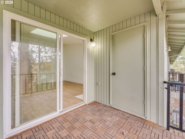 11990 Sw CORBY Dr 2, Portland, OR 97225