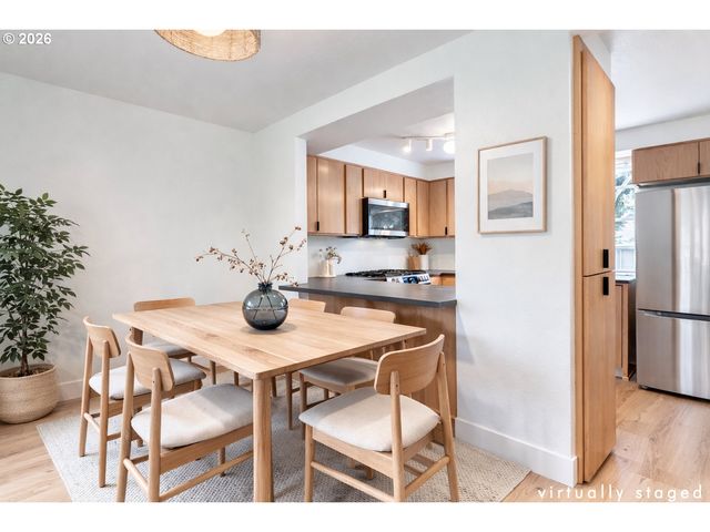 11990 Sw CORBY Dr 2, Portland, OR 97225