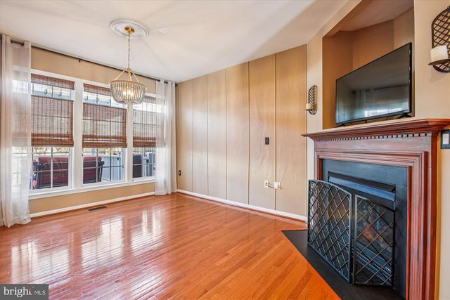 16368 GANGPLANK LN, Woodbridge, VA 22191